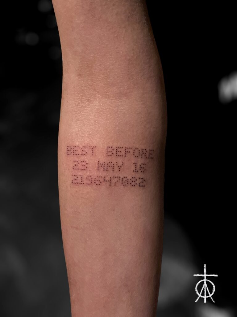The Best Fine Tattoo Artist Claudia Fedorovici did this Beautiful Minimalist Tattoo