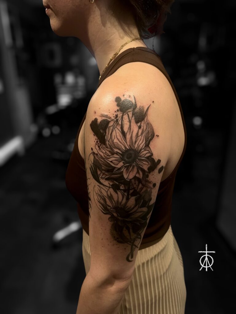 Abstract Floral Tattoo by The Best Tattoo Artist In Amsterdam, Claudia Fedorovici